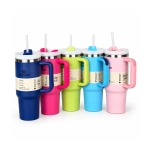 ماگ استنلی دسته دار مدل Quencher Tumbler دوجداره نی دار